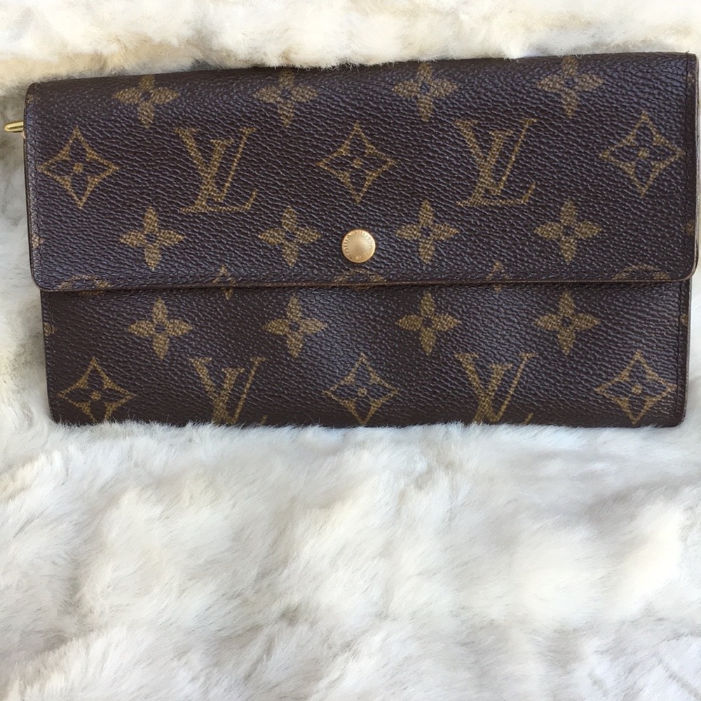 Louis Vuitton Sarah wallet